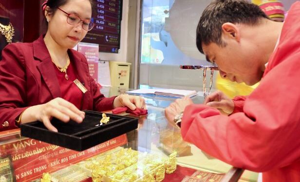 Gold price list 10/3: World upswing, SJC regains record peak